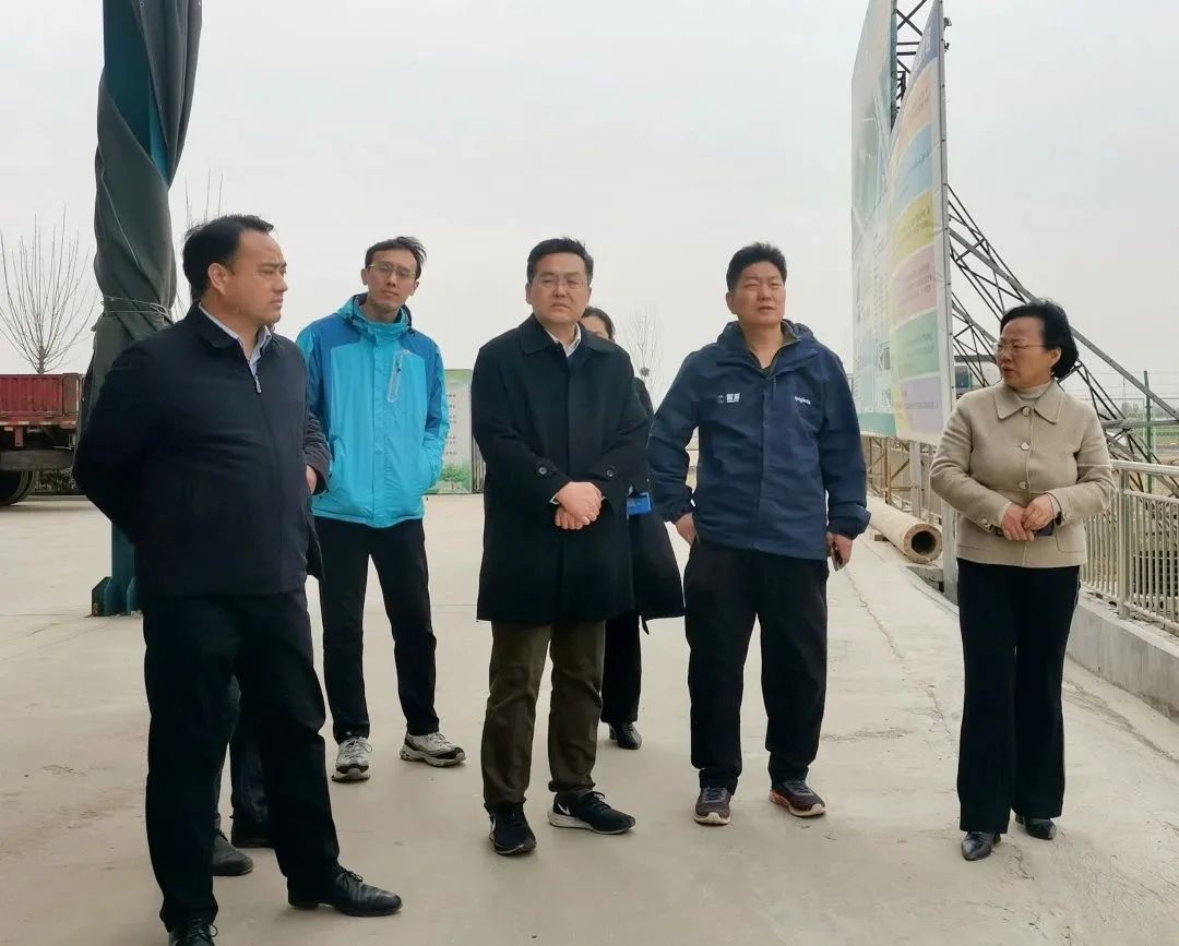 省農技推廣中心生防站孫作文站長、青島農業大學褚棟教授一行到我院調研